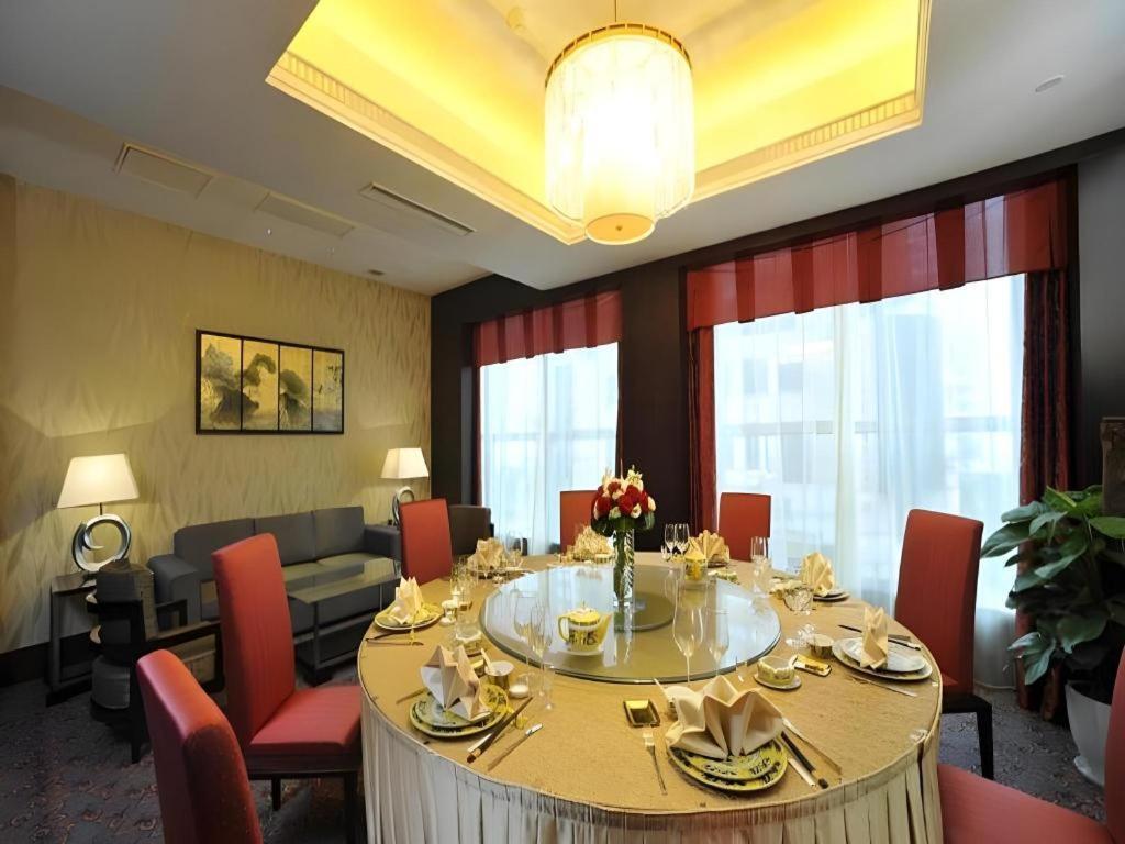Grand Soluxe Zhongyou Hotel Shanghai Bagian luar foto
