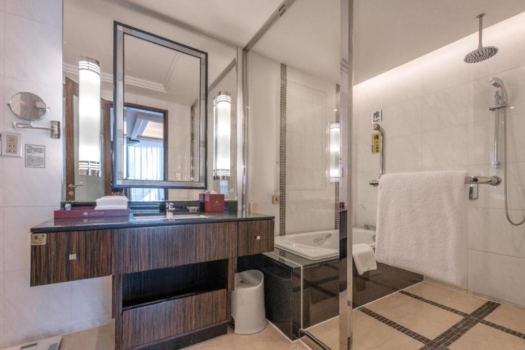 Grand Soluxe Zhongyou Hotel Shanghai Bagian luar foto