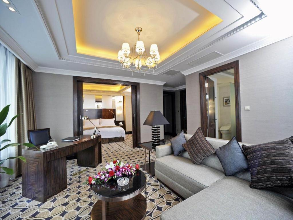 Grand Soluxe Zhongyou Hotel Shanghai Bagian luar foto